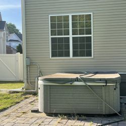 Hot tub For$300