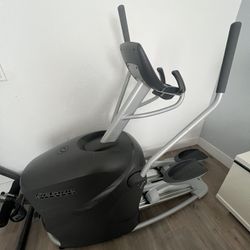 Elliptical Machine - Octane Fitness