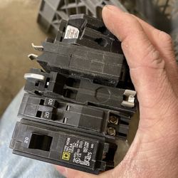 Split Breakers 15 And 20 Amp