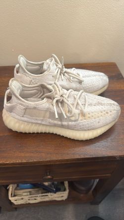 Yeezy Boosts Size 5.5 Women’s White 