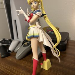 Sailor Moon - Super Sailor Moon Figurine