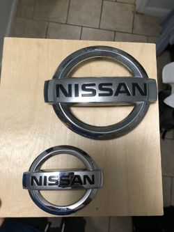 Nissan Bumper And Steering wheel Plastic