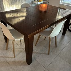 Extendable Dining Table (NO CHAIRS)