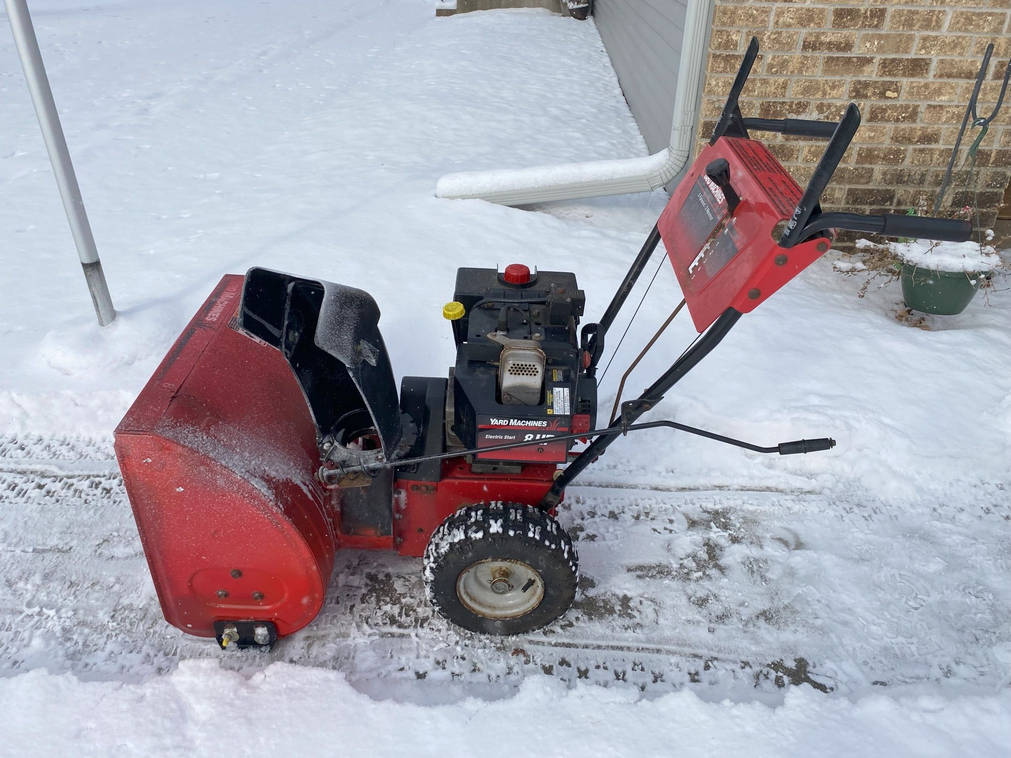 Yard Machine 8HP Snowblower