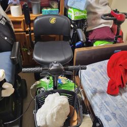 BRAND NEW NEVER USED 3 WHEELER SCOOTER IN GREAT CONDITION 