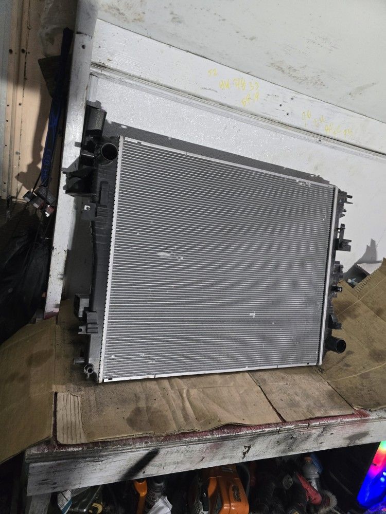 2019 2022 dodge ram1500 3.0 3.6 oem radiator