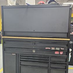 Husky Toolbox With Hutch 