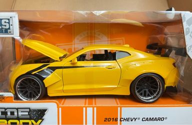 Jada Toys 2016 Chevy Camaro Die-Cast Model Car
