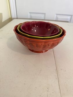 Set of 3 nested, Tuscan style ceramic serving bowls
