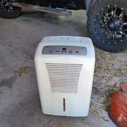 Dehumidifier 