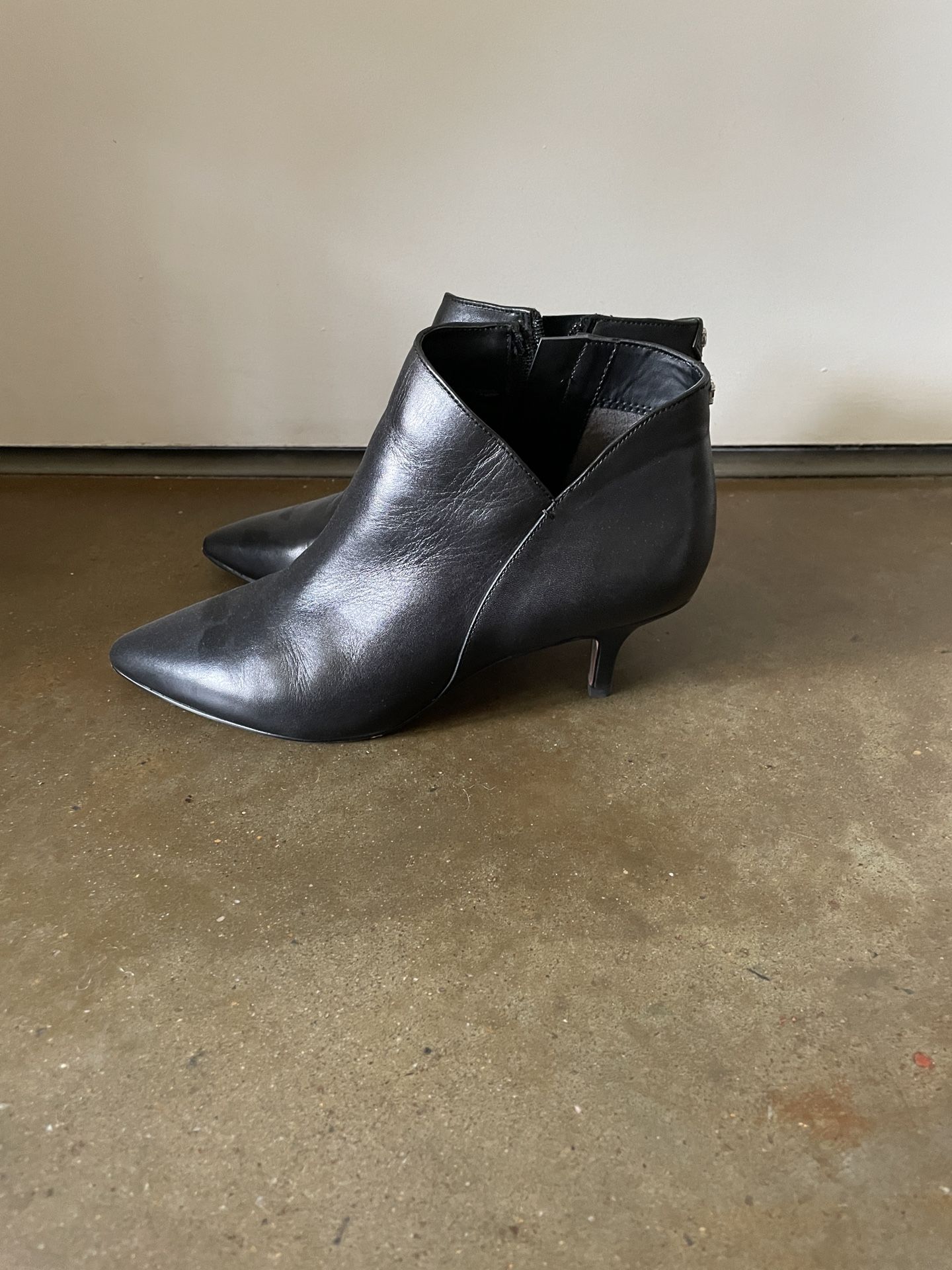 Black Leather Boots Size 7.5