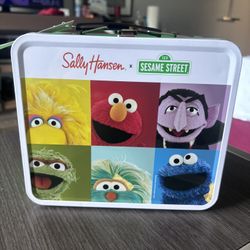 Sally Hansen x SESAME STREET Vintage-Style Metal Tin Lunch Box NEW
