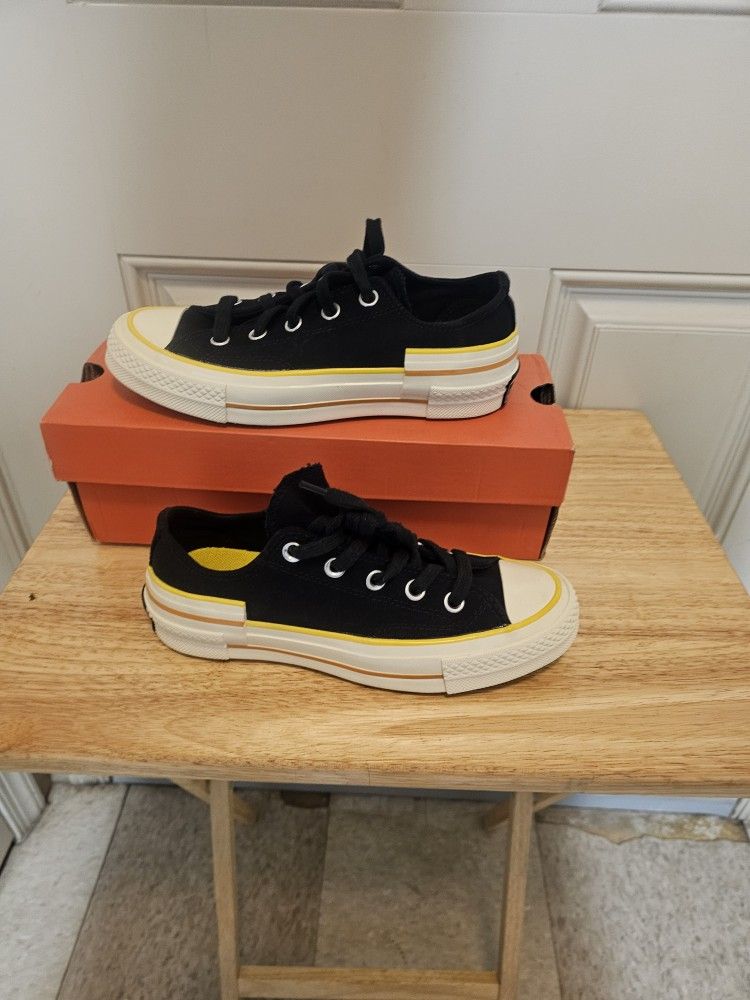 Converse Size 5 Women's (568802C)