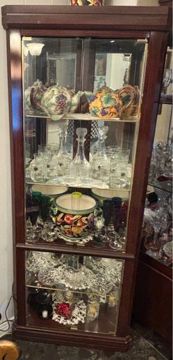 Corner Curio
