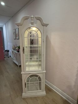 Lighted White Wood Vintage Display Cabinet 