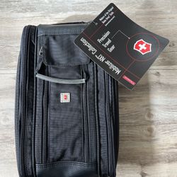 Victorinox Swiss Army Mobilizer NXT Passport Travel Kit Bag 