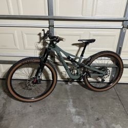 2022 Specialized Stunt Jumper Comp