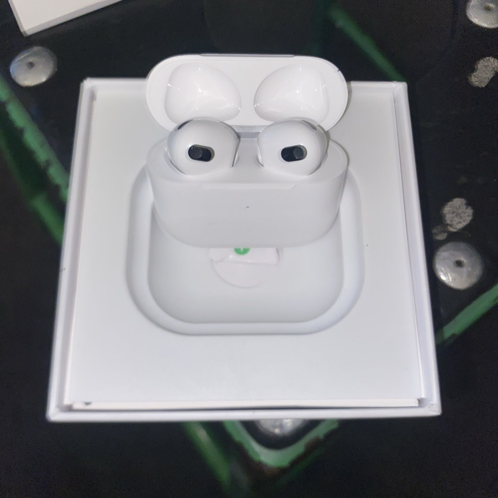 AirPods Pro 3 [BRAND NEW]