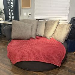 Maxalto AC Collection Round Sofa Lounge