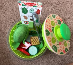 Melissa & Doug Wooden Salad Play Set