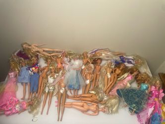 Huge Lot Of 24 Loose Vintage Barbies With A Ton Of Accessories