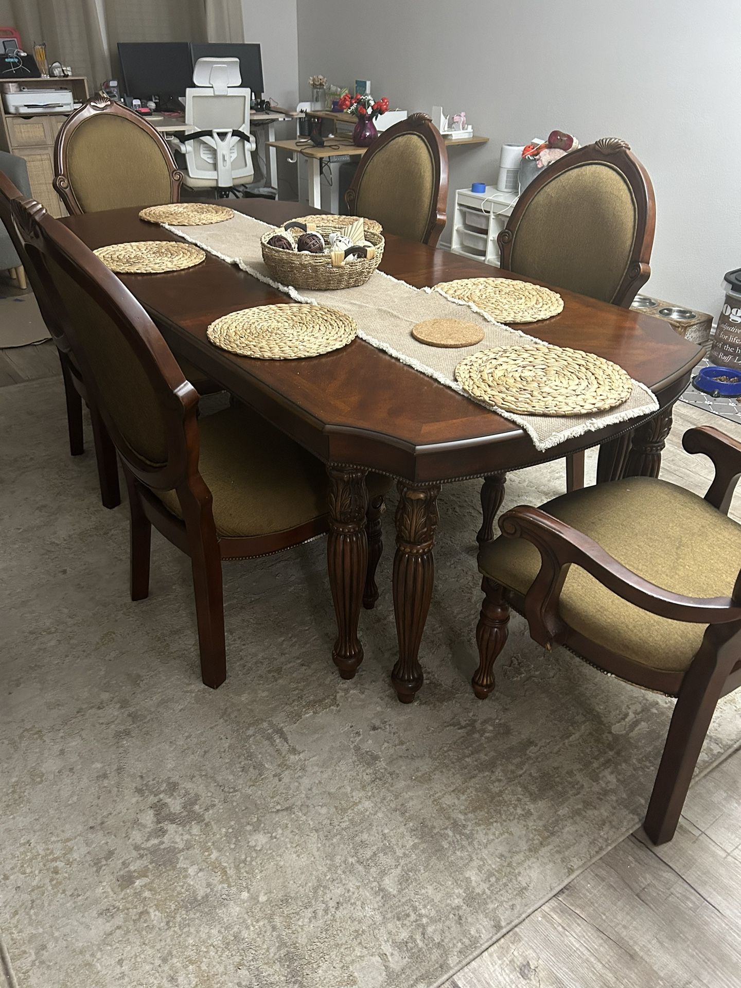 Dinning Room Table And 6 Chairs