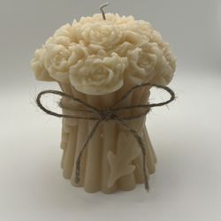 100% Natural Soy Candle with Rose Scent. 