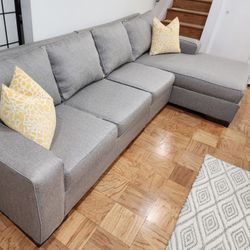 Sectional Sofa in Excellent Condition !