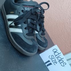BOYS ADIDAS SHOES 