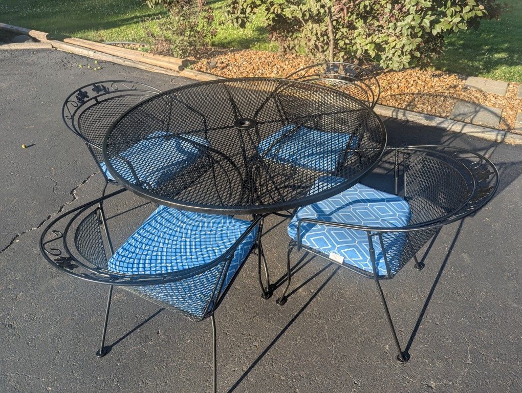 Woodard Salterini Wrought Iron Patio Set W/4 Barrel Chairs (Darien Pickup)