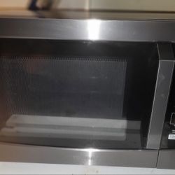 Toshiba EM131A5C-BS 1.2 cu ft Microwave Oven - Black Stainless Steel