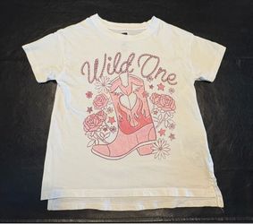 Cotton On Kids white baby tee with pink boot graphic used but like new , no stains , no tears , perfect condition #kids #tee