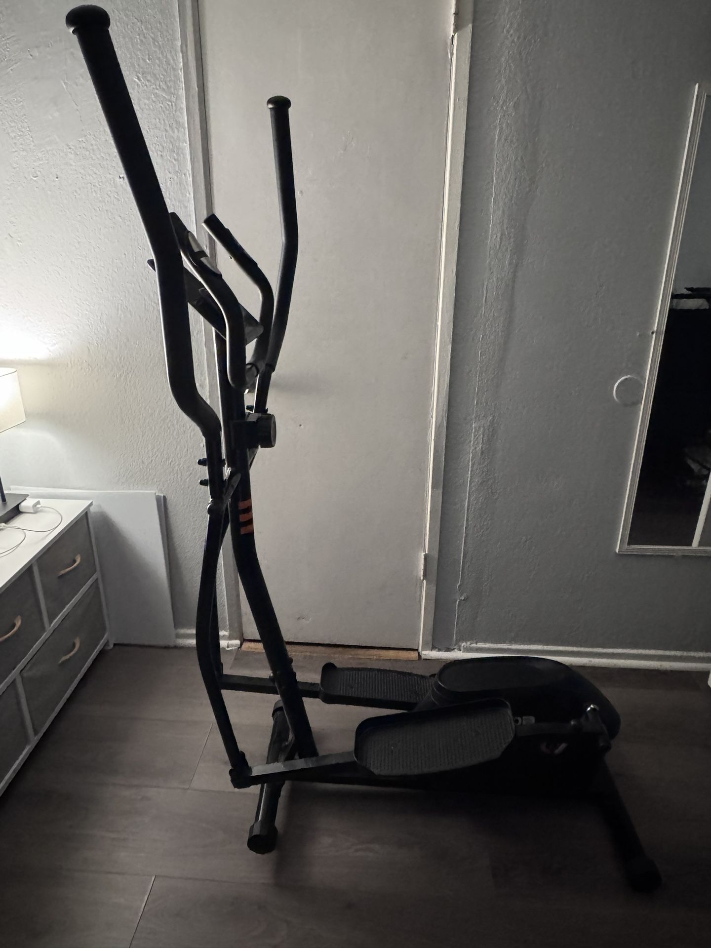 YOSUDA ELLIPTICAL MACHINE