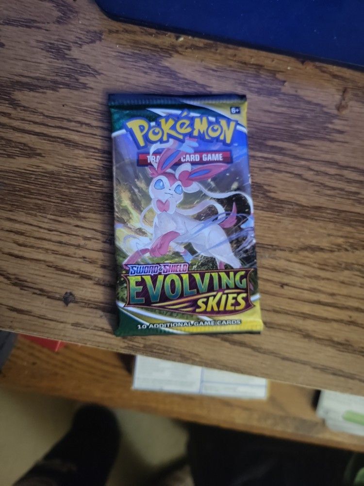 Pokémon Loose Evolving Skys Pack