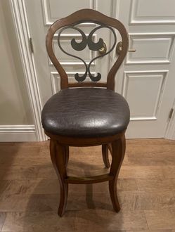 4 Hillsdale Barstools from “The Great Indoors”