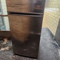 Frigidaire Refrigerator 
