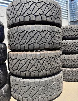 35x12.50/20 Nitto Selling a set of 4 tires in excellent condition 🫡