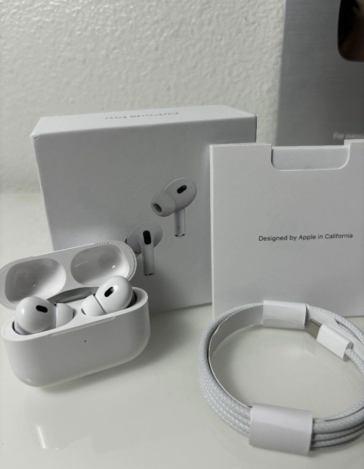 Apple AirPods Pro 2nd Generation with MagSafe Wireless Charging Case (USB‑C)