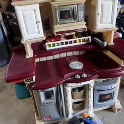 Step 2 Kitchen