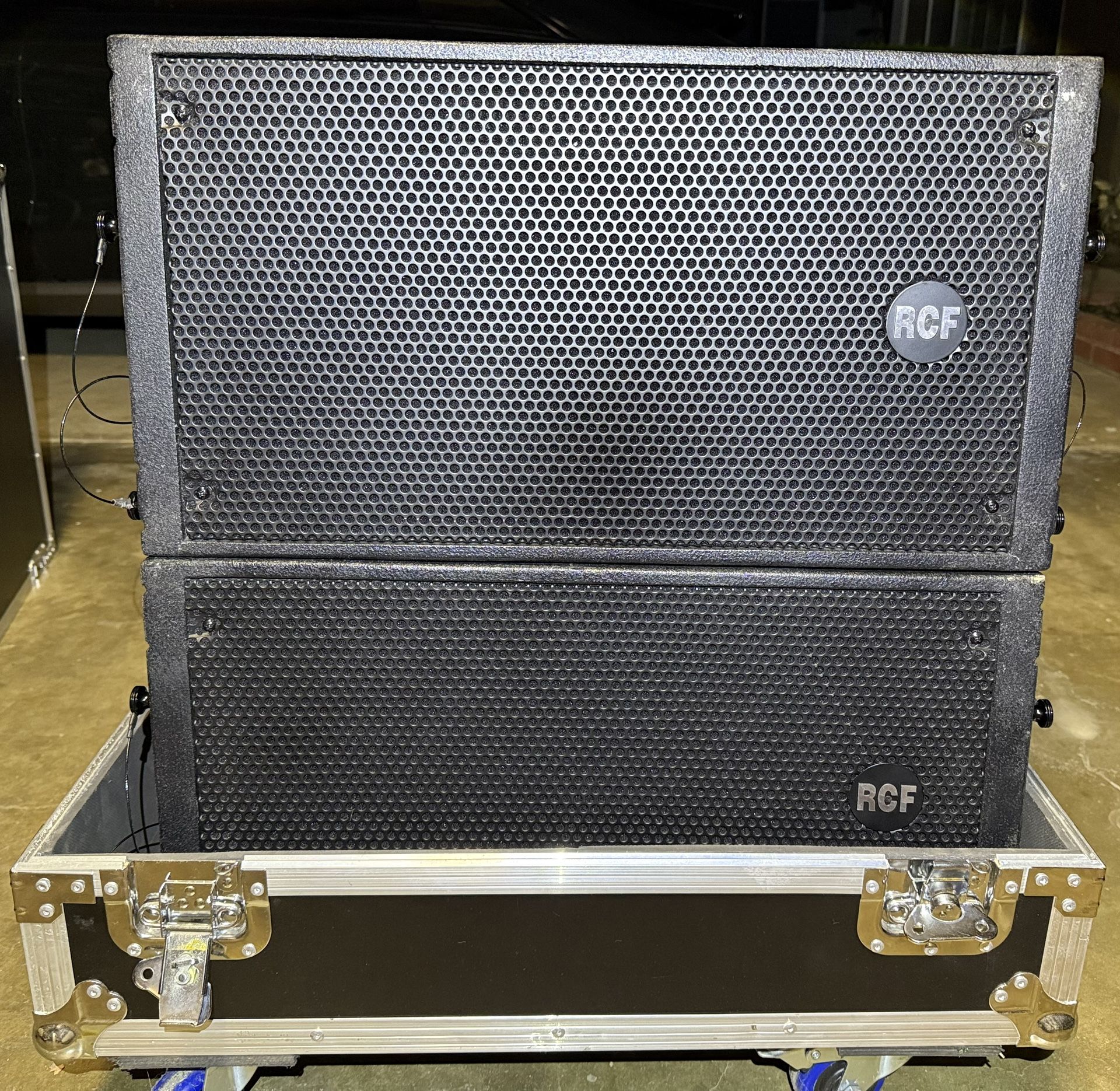 2 RCF HDL10A Speakers With Case