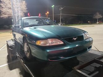 MUSTANG GT PARTING OUT