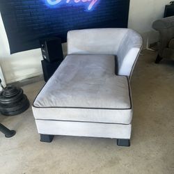 Chaise Lounger
