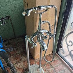 Pesdestal Bathtub faucet for soaker tub