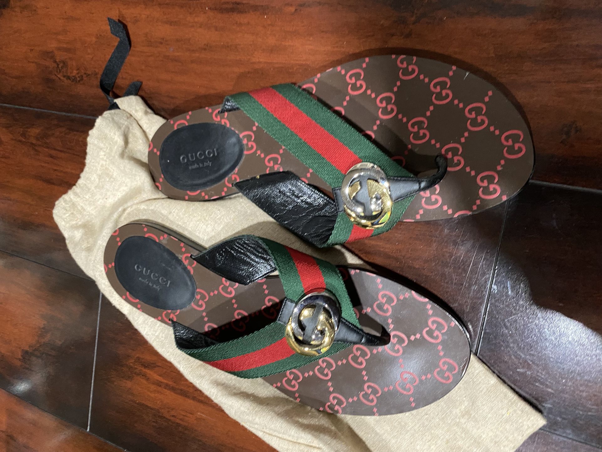 Gucci Flip Flops Women’s Size 39 1/2 