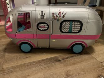 lol Omg 4-1 Camper With 5 Dolls