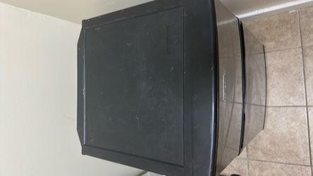 Compact Mini fridge!!