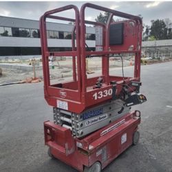 2018 MEC Scissor lift 13’