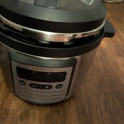 Insignia 8ct Electric Pressure Cooker 