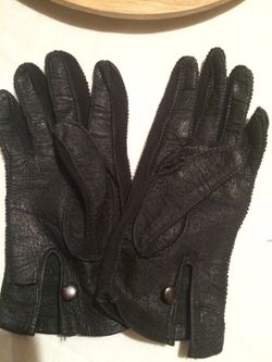 Nice Leather Petite Gloves -Vintage!