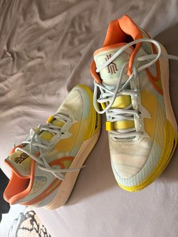 Nike Kyrie Low 4 Basketball Sneakers